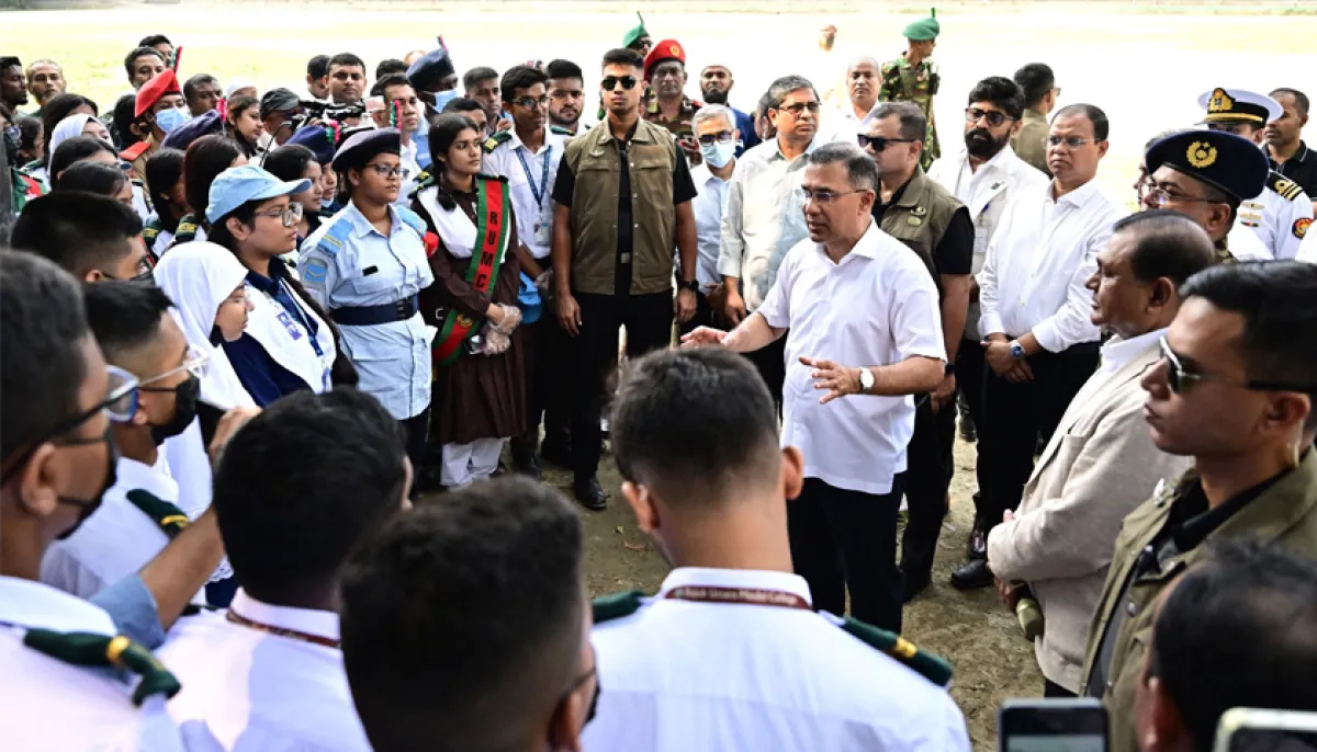 ডেঙ্গু পরিস্থিতি দেখতে হাসপাতাল ও শিক্ষাপ্রতিষ্ঠান পরিদর্শনে প্রধানমন্ত্রী